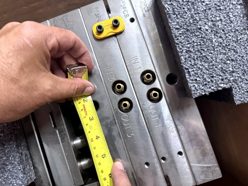 Injection mold tool with marked water line ports